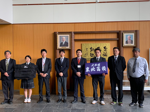 東北高等学校様へ水泳部ストレッチマットの寄付